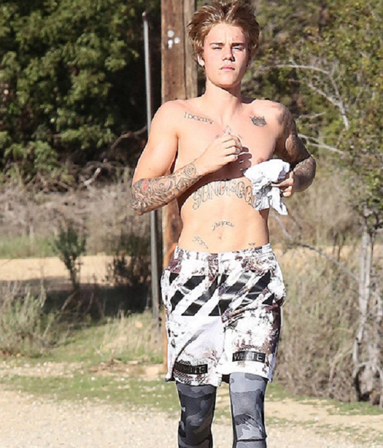 Justin Bieber shows off his Hot Muscular Body in Barbados