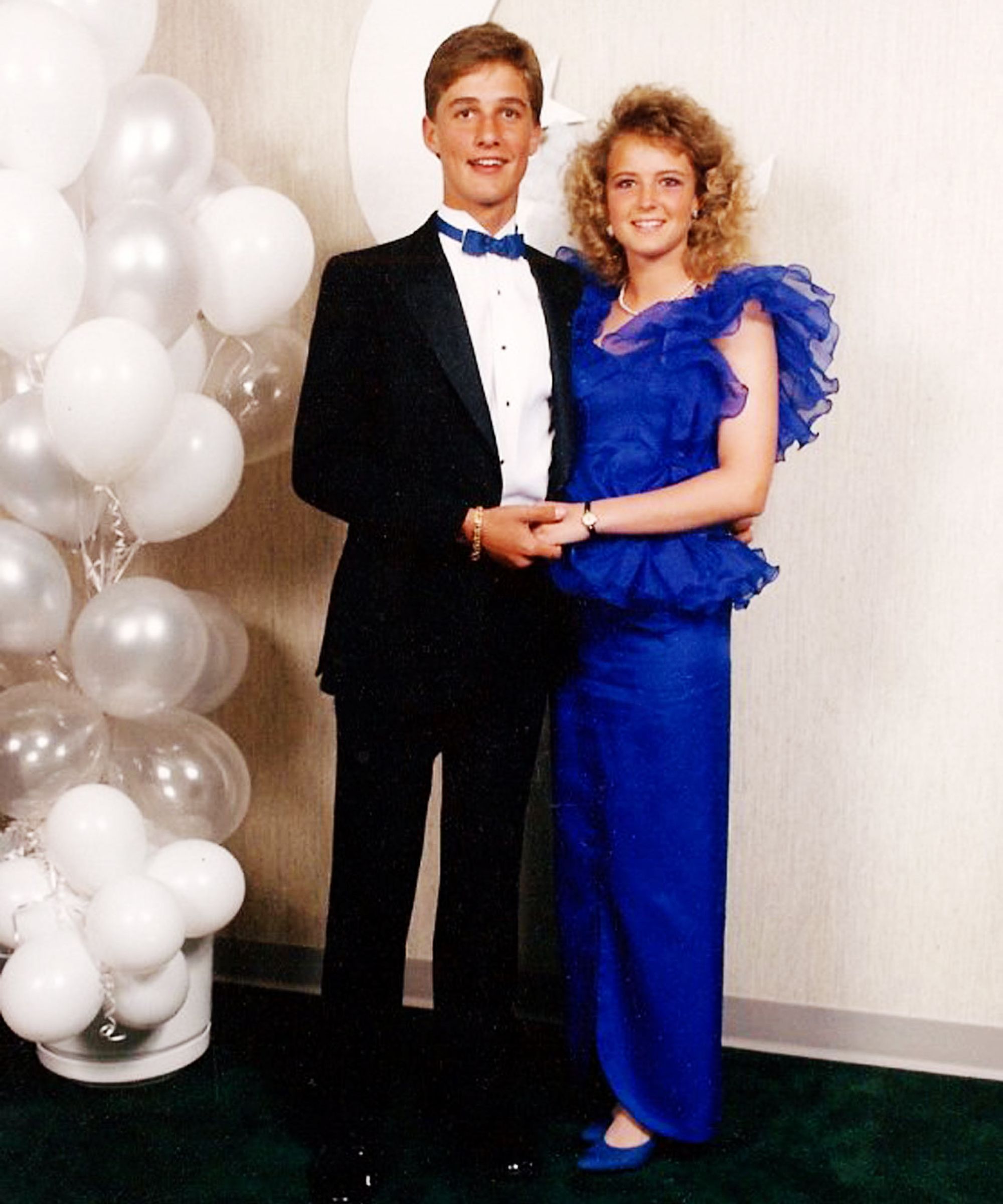 10 Awkward Celebrity Prom Photos