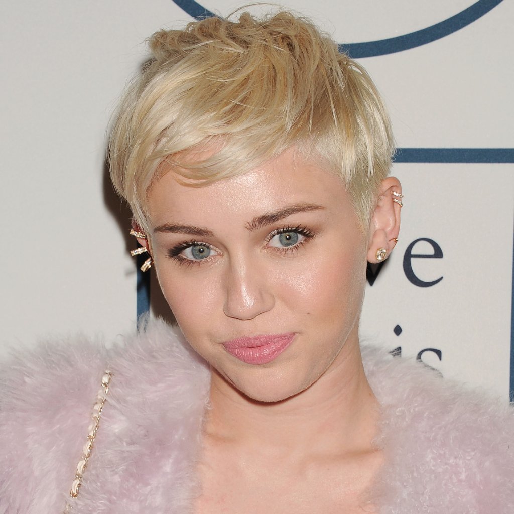 See Miley Cyrus’ Face Morph From 2006 to Today