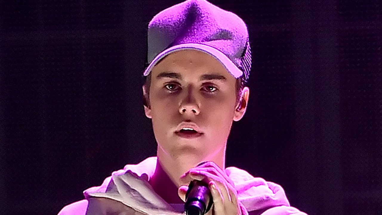 OMG! Justin Bieber Tries to Win Selena Back By Singing in SPANISH?!