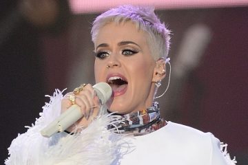 Katy Perry KICKS Fan in the Face with a Beach Ball During Concert