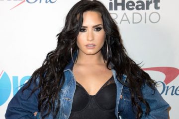 Demi Lovato announces she will be offering fans free group therapy sessions ahead of her concerts